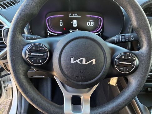 Used 2025 Kia Soul LX w/ LX Technology Package image 25