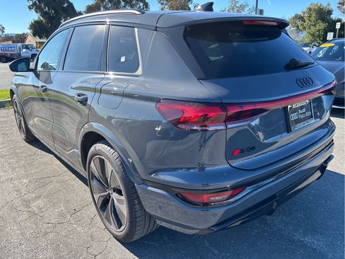 Used 2025 Audi SQ6 e-tron Prestige w/ Black Edition One image 4