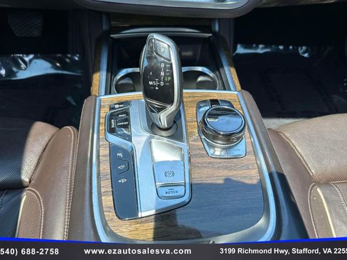 Used 2018 BMW 750i xDrive AWD/4WD image 25