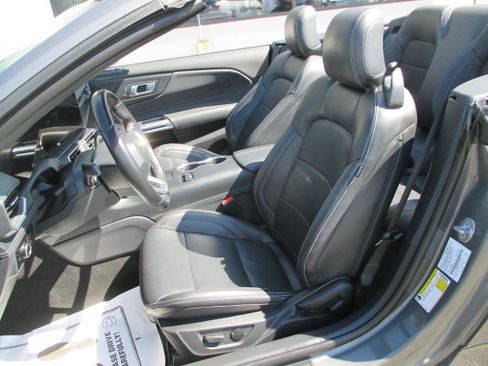 Used 2025 Ford Mustang Premium RWD image 12