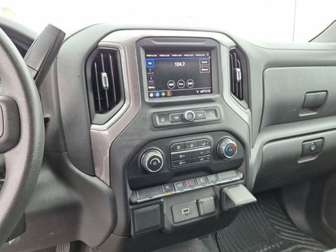 Used 2020 Chevrolet Silverado 1500 Custom w/ Custom Value Package AWD/4WD image 14