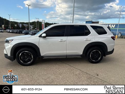 Used 2025 Honda Pilot EX-L image 12