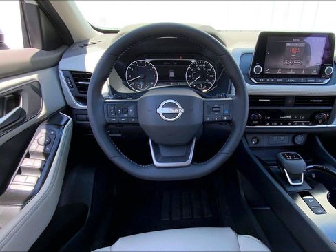Used 2025 Nissan Rogue SV w/ SV Premium Package AWD/4WD image 5