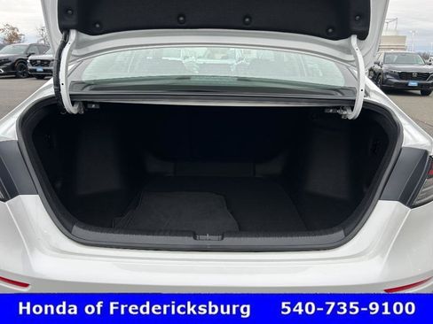 Used 2025 Honda Accord SE image 19