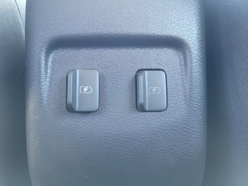 Used 2024 Nissan Kicks SV image 16