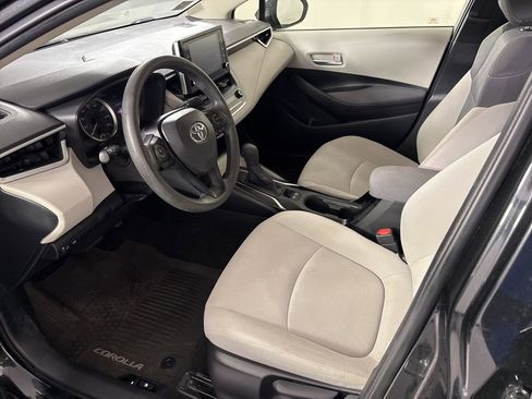 Used 2020 Toyota Corolla LE FWD image 28