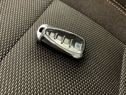 Used 2019 Chevrolet Traverse LS FWD image 34