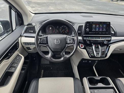 Used 2025 Honda Odyssey Elite image 14
