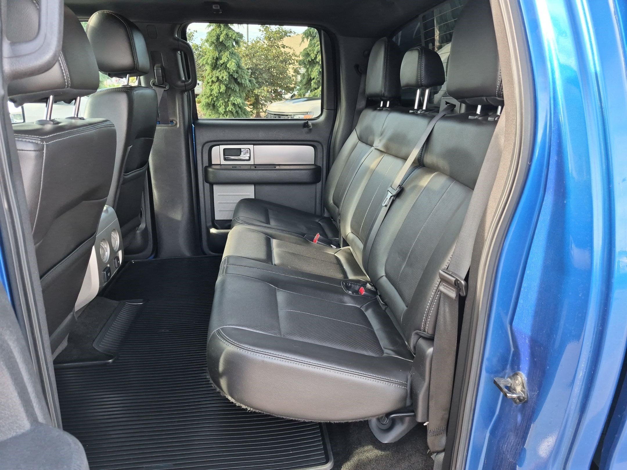 Used 2014 Ford F150 FX4 w/ Equipment Group 402A Luxury AWD/4WD image 27