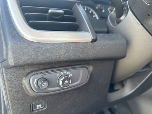 Used 2018 GMC Terrain SLE image 19