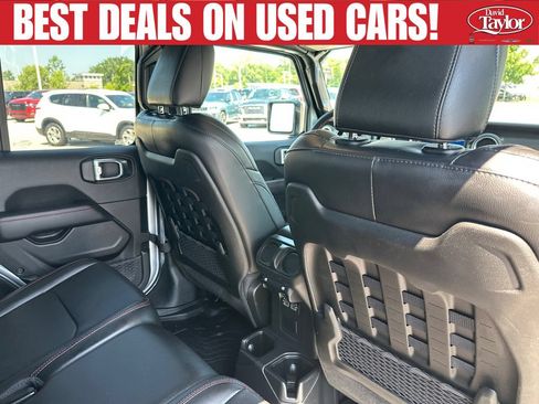 Used 2022 Jeep Gladiator Rubicon w/ Cold Weather Group AWD/4WD image 33