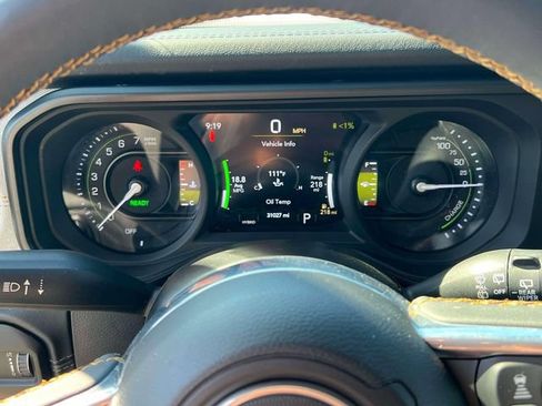 Used 2024 Jeep Wrangler Unlimited Sahara AWD/4WD image 18
