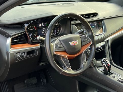 Certified 2021 Cadillac XT5 Premium Luxury w/ LPO, Floor Liner Package image 5