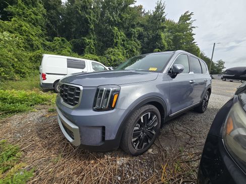 Used 2025 Kia Telluride SX Prestige AWD/4WD image 1