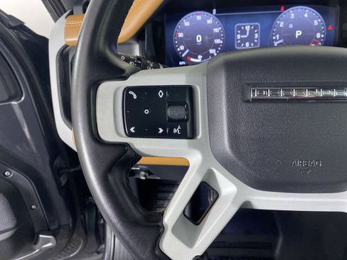 Used 2023 Land Rover Defender 90 X-Dynamic SE image 38