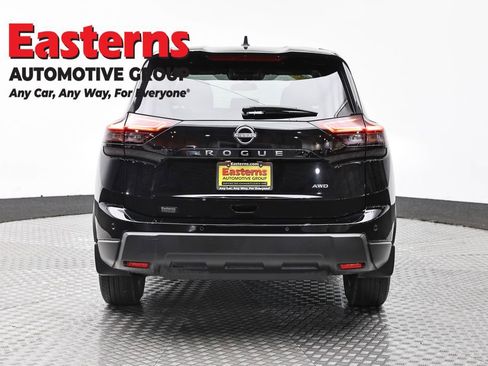 Used 2024 Nissan Rogue S AWD/4WD image 6