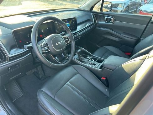 Used 2025 Kia Sorento S w/ Panoramic Sunroof Package image 5
