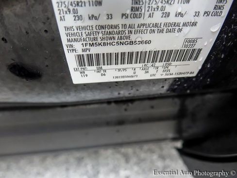 Used 2022 Ford Explorer Platinum w/ Equipment Group 601A image 28