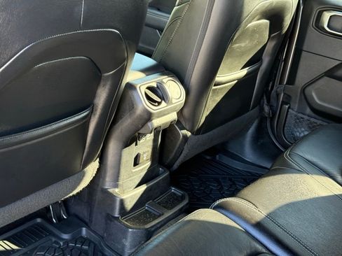 Used 2019 Jeep Wrangler Unlimited Sahara AWD/4WD image 26