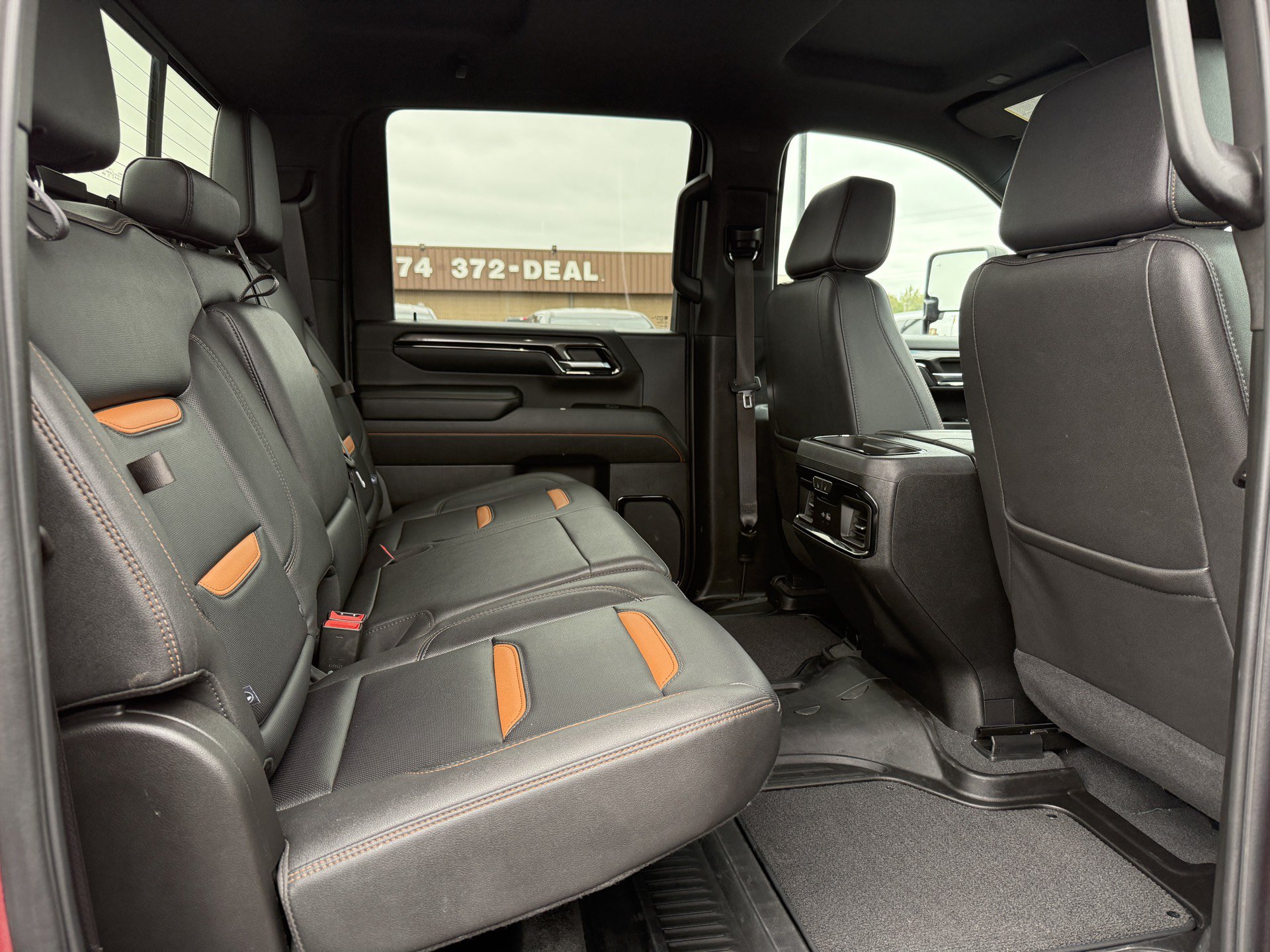 Used 2024 GMC Sierra 2500 AT4 w/ AT4 Preferred Package AWD/4WD image 24