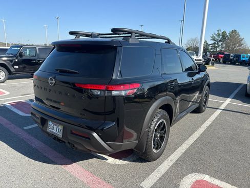 Used 2024 Nissan Pathfinder Rock Creek image 3