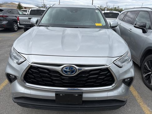 Used 2023 Toyota Highlander Limited AWD/4WD image 3