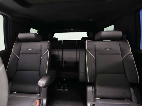 Used 2021 Cadillac Escalade Premium Luxury image 9