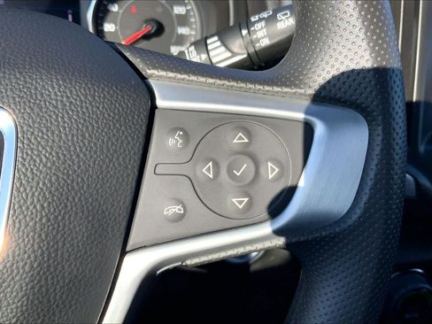 Used 2023 GMC Terrain SLE w/ Driver Convenience Package image 23