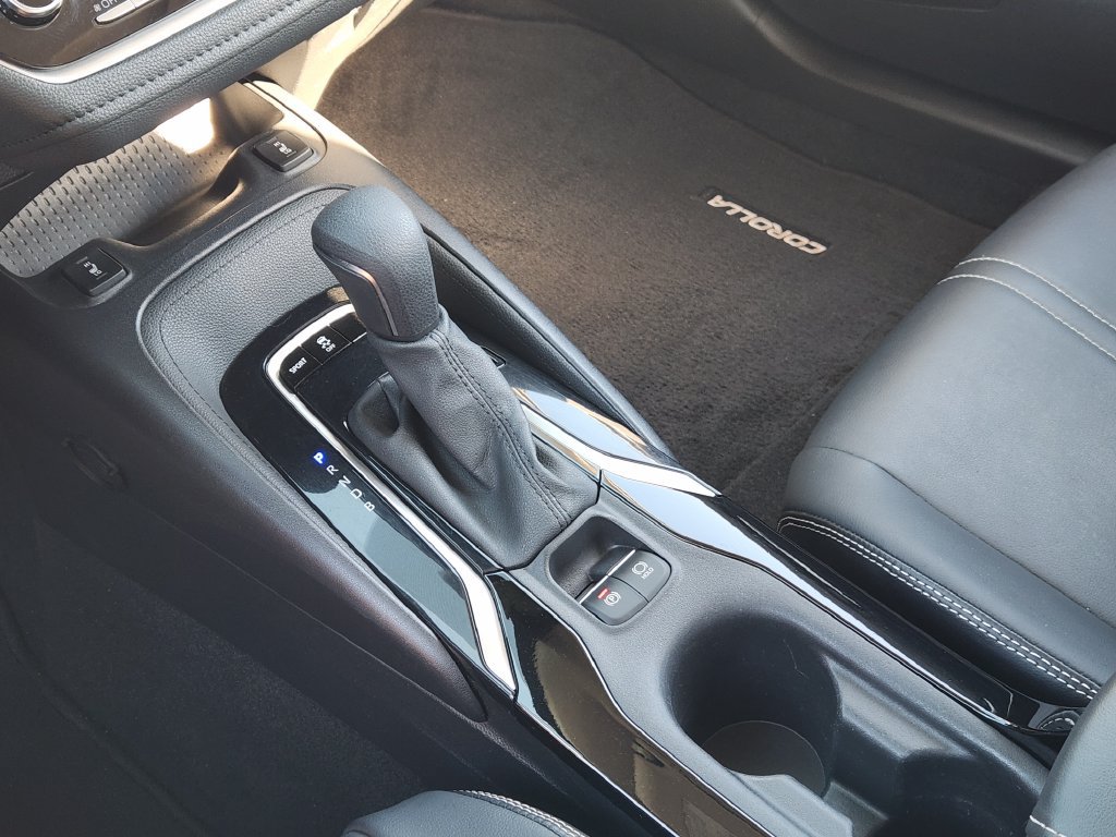 Used 2020 Toyota Corolla XLE w/ Carpet Mat Package (TMS) FWD image 18
