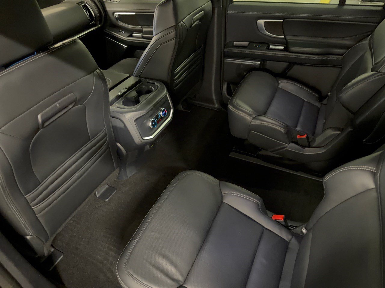 Used 2025 Ford Expedition Max Platinum w/ Stealth Appearance Package AWD/4WD image 25