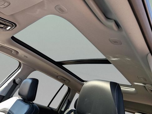 Certified 2023 Jeep Grand Cherokee Limited image 15