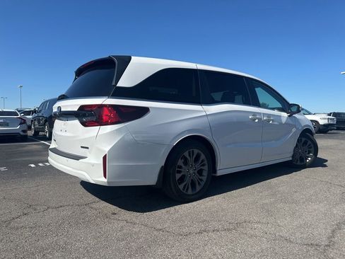 Used 2025 Honda Odyssey Touring image 13