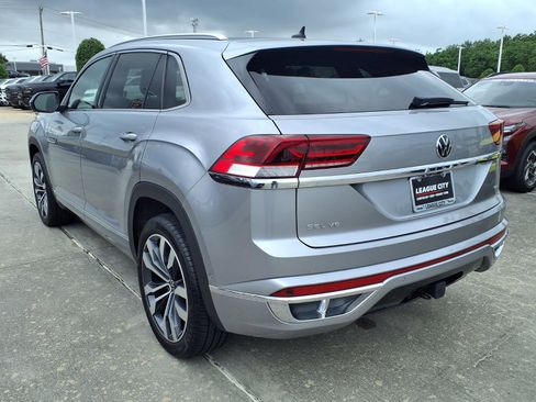 Used 2023 Volkswagen Atlas Cross Sport SEL Premium R-Line AWD/4WD image 2