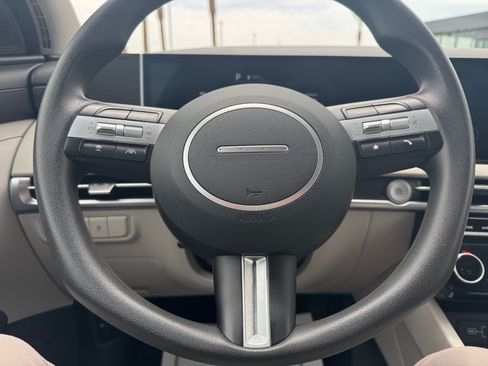 Used 2025 Hyundai Tucson SEL FWD image 9
