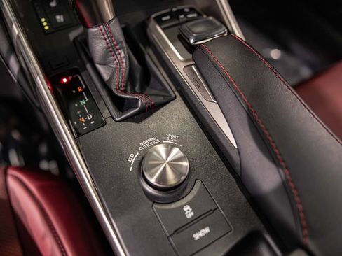 Used 2018 Lexus IS 350 AWD image 32