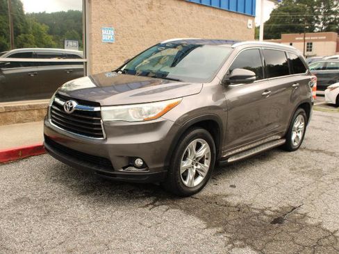 Used 2016 Toyota Highlander Limited FWD image 3