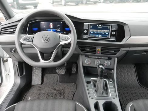 Certified 2022 Volkswagen Jetta Sport image 21