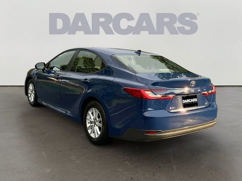 Used 2025 Toyota Camry LE FWD image 5