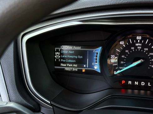 Used 2019 Ford Fusion SE FWD image 28