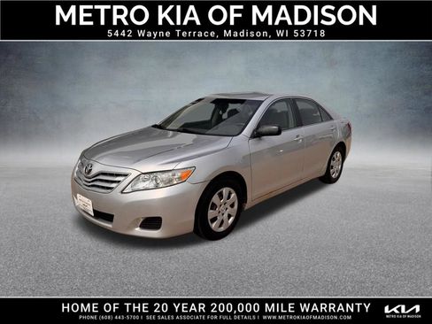 Used 2011 Toyota Camry LE FWD image 1