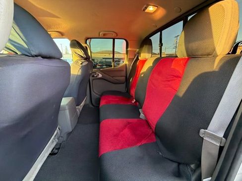 Used 2019 Nissan Frontier SV AWD/4WD image 14