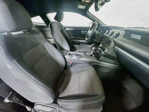 Used 2015 Ford Mustang Coupe RWD image 27