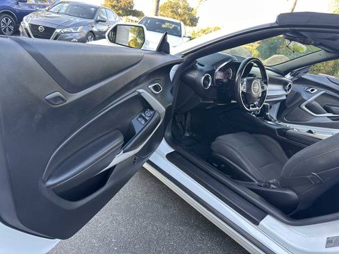 Used 2020 Chevrolet Camaro LT image 26