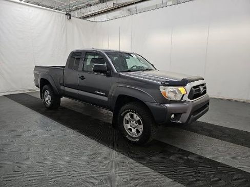 Used 2015 Toyota Tacoma 4x4 Access Cab V6 w/ TRD Off-Road Package image 1