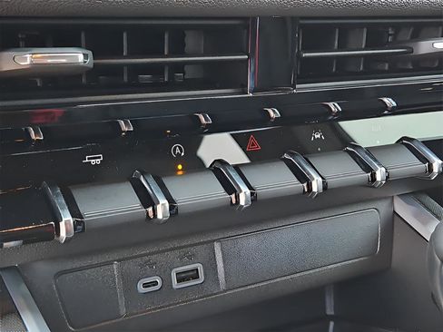 New 2026 Chevrolet Colorado LT w/ LT Convenience Package image 14