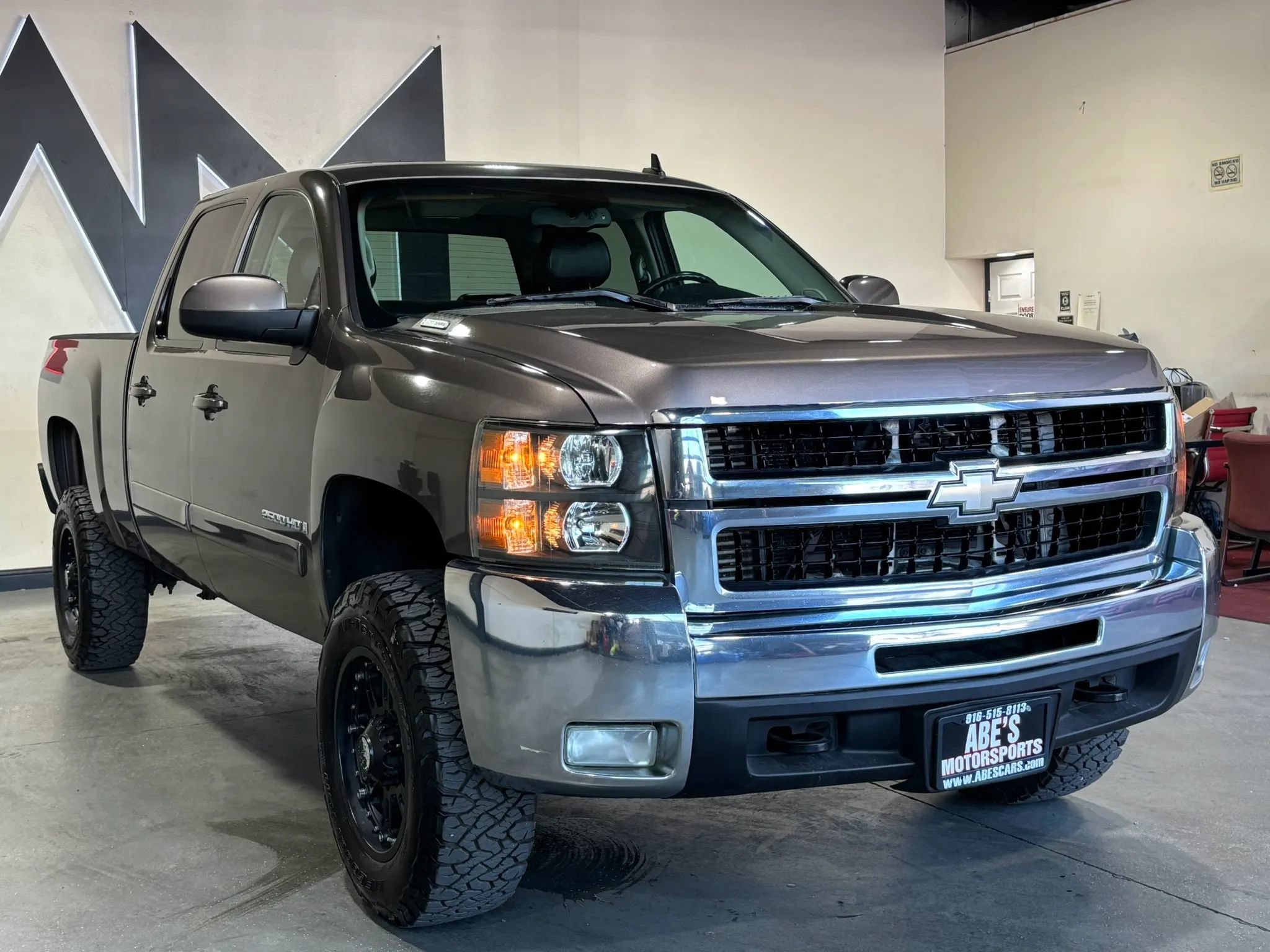 Used 2008 Chevrolet Silverado 2500 LTZ w/ Safety Package AWD/4WD image 2