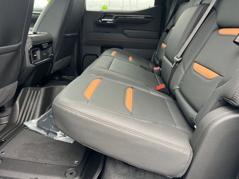 New 2026 GMC Sierra 1500 AT4 w/ Technology Package image 18