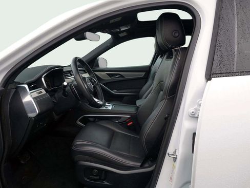 Used 2025 Jaguar F-PACE R-Dynamic S image 17