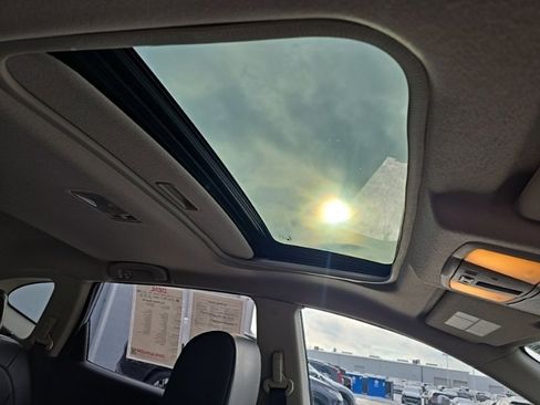 Used 2011 Nissan Rogue SV w/ SL Pkg image 31