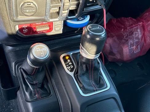 Used 2020 Jeep Gladiator Rubicon image 23